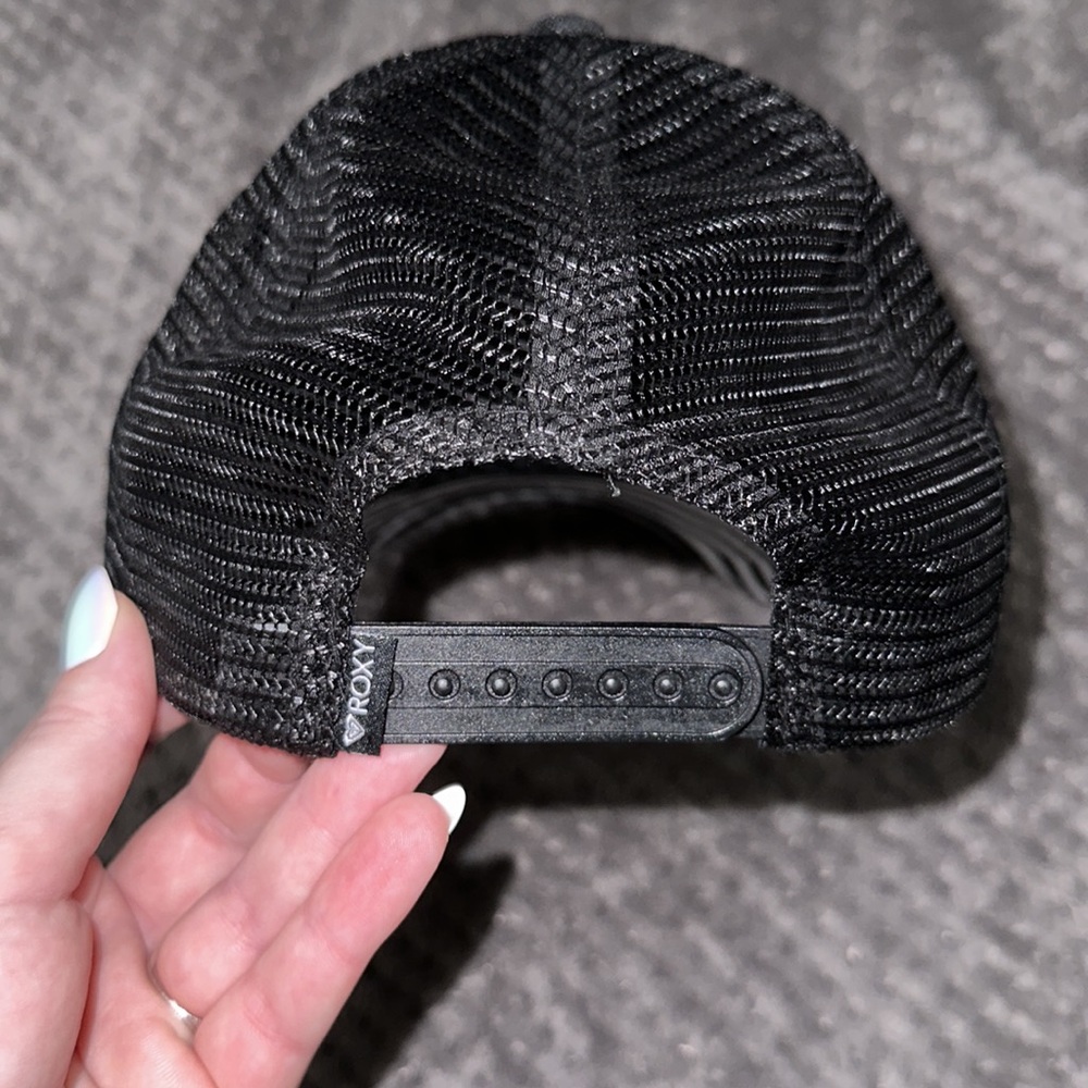 NEW! Roxy Trucker Hat - Picture 3 of 5